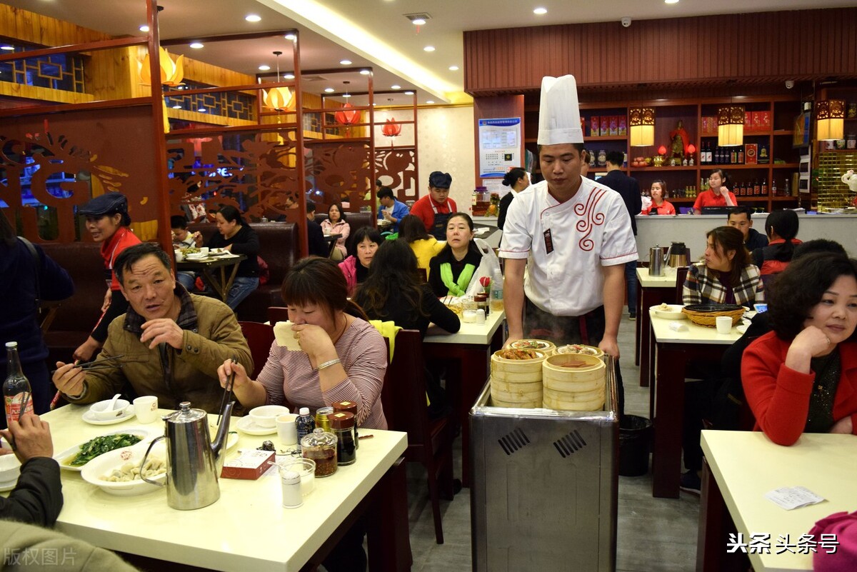 饺子馆如何做营销活动，用免费水饺一年赚30万？