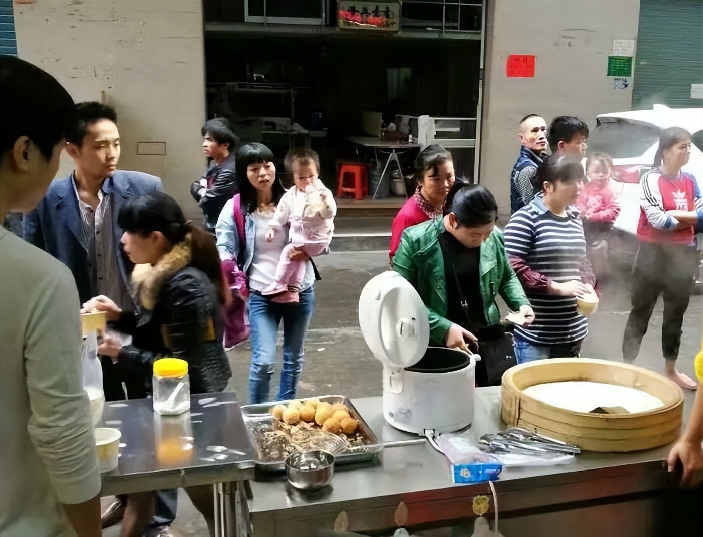 广东夫妻开早餐店，利用“一杯豆浆”，一年盈利60万